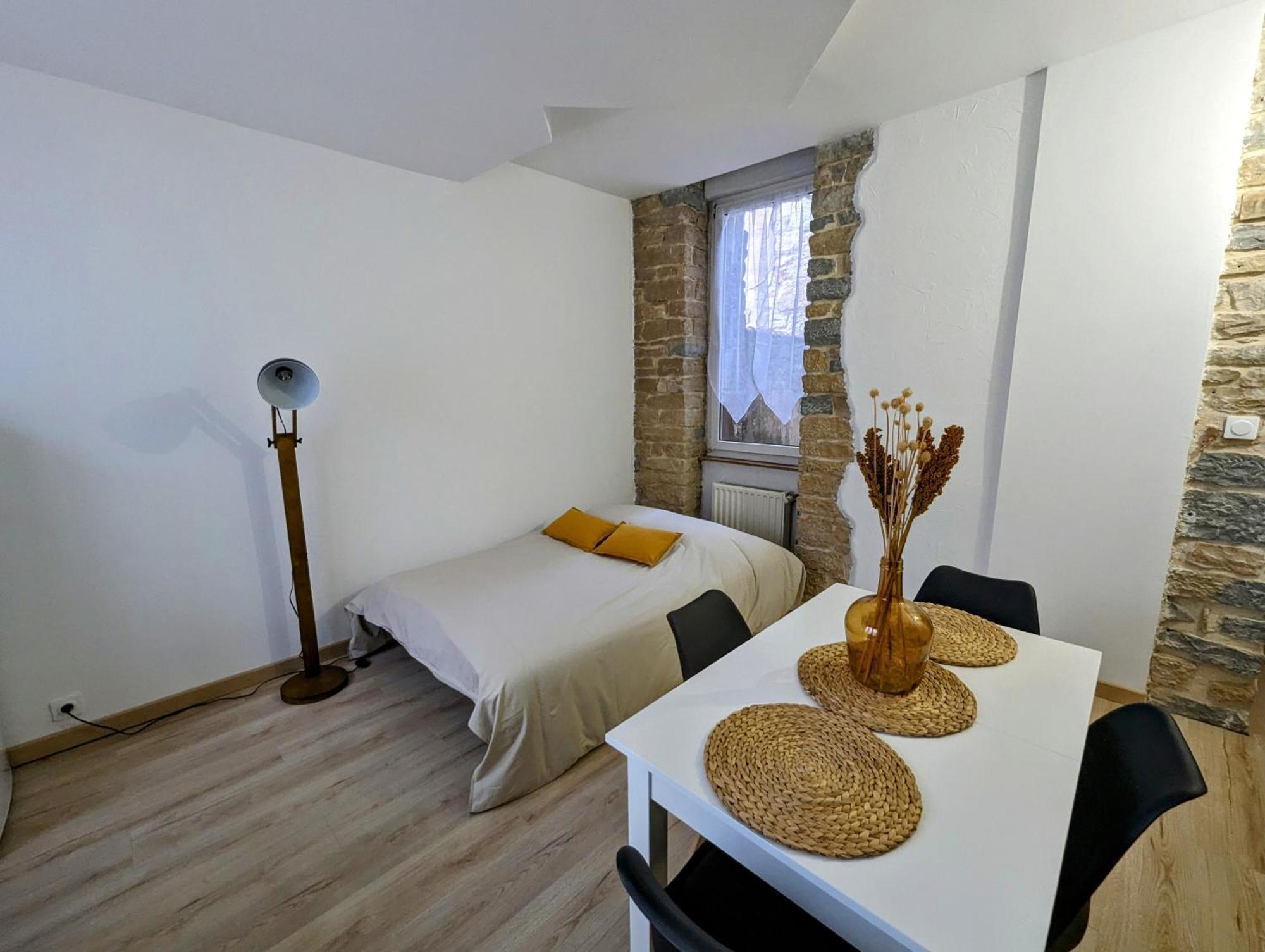 Logement Complet Dijon Centre Jusqu'A 6 Couchages Exterior photo