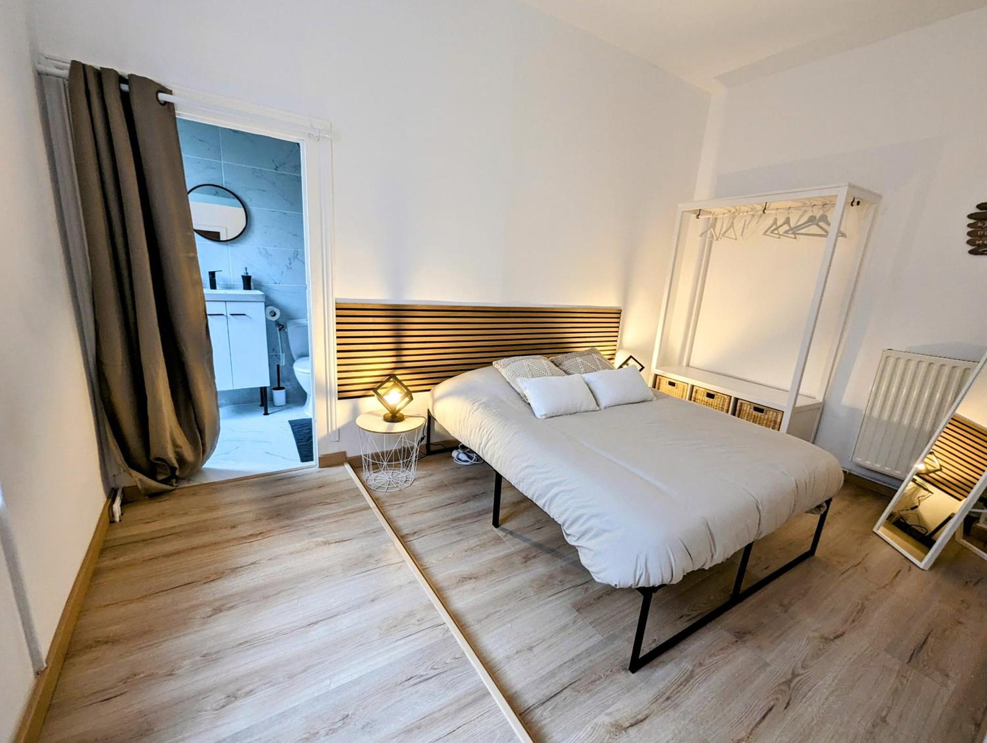Logement Complet Dijon Centre Jusqu'A 6 Couchages Exterior photo