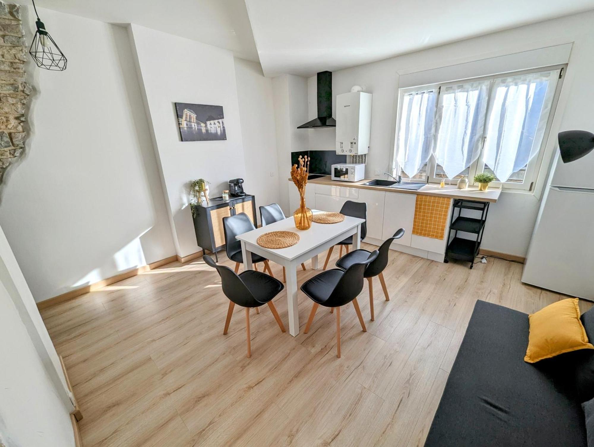 Logement Complet Dijon Centre Jusqu'A 6 Couchages Exterior photo